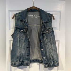 Gap sleeveless denim jacket